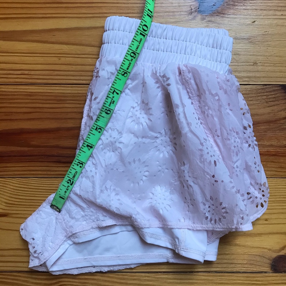 Aerie Pale Pink Cut Out Exercise Shorts, EUC, M - Picture 11 of 13